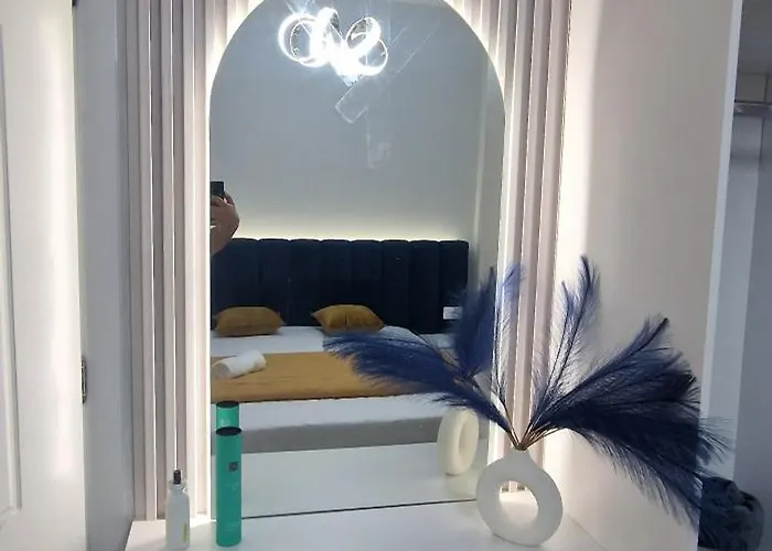 Juar - Modern Tirana