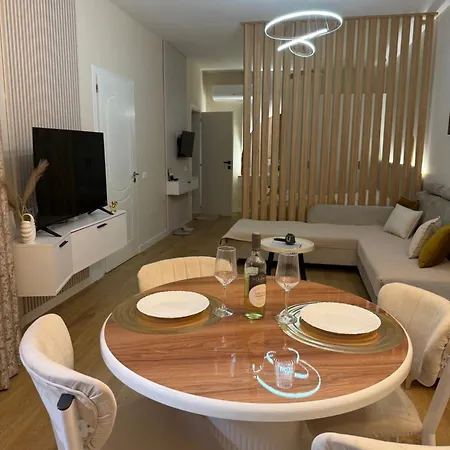 Juar - Modern 3* Tirana