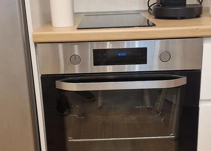 Juar - Modern Tirana