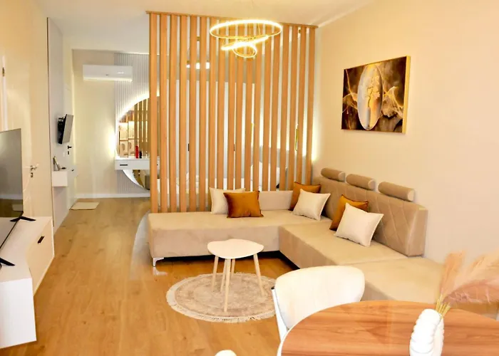 Juar - Modern Tirana